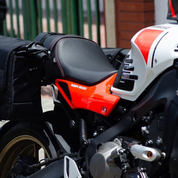 Alforjas Classic para moto, impermeables y con gran capacidad de carga. Diseño exclusivo de Masterbag.